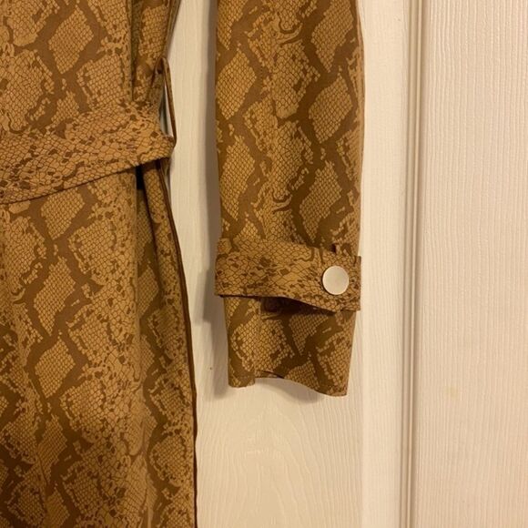 Women's Lucy Paris Chloe Snake Coat Belted Trench Size Medium EUC - Picture 7 of 10